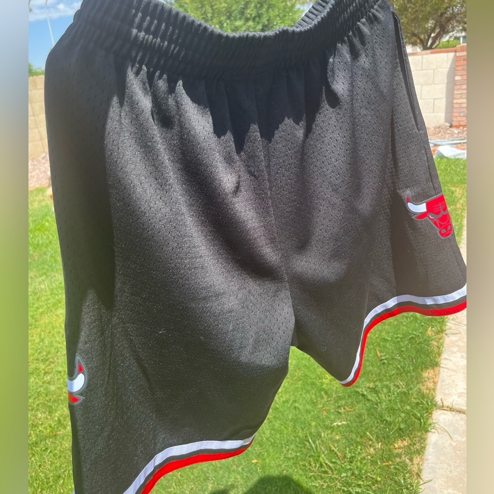 Mitchell & Ness NBA Alternate Swingman Shorts Chicago Bulls 97-98 Black